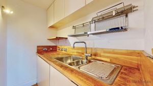 kitchen arty- click for photo gallery